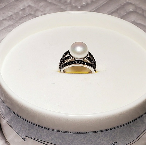 Jewelry - Sterling silver ring